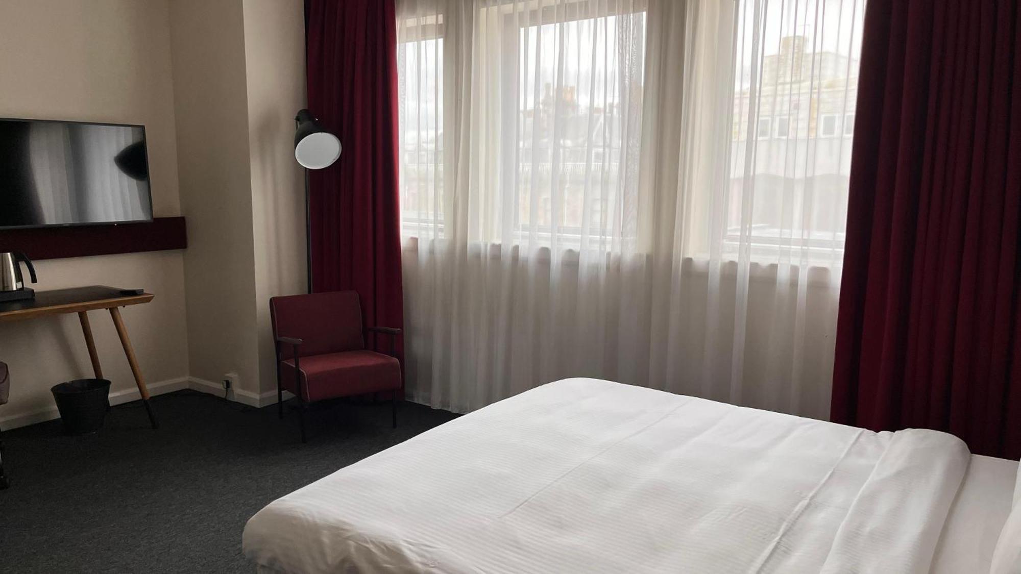 B&B Hotel Инвернесс Экстерьер фото
