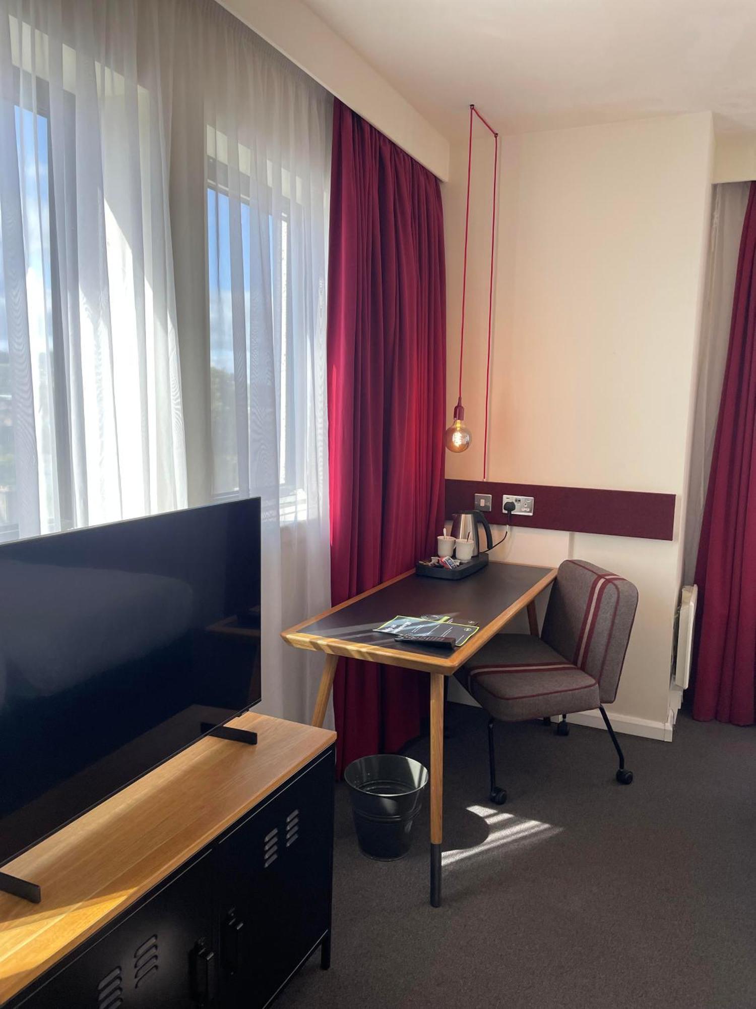 B&B Hotel Инвернесс Экстерьер фото