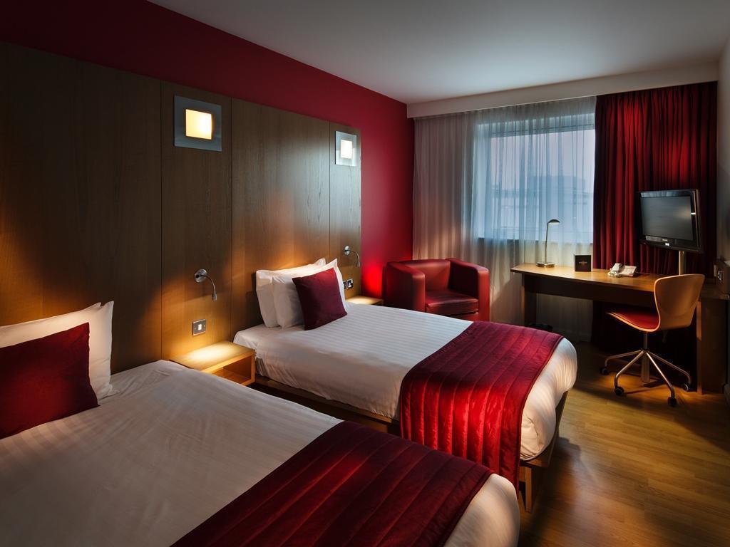 B&B Hotel Инвернесс Экстерьер фото