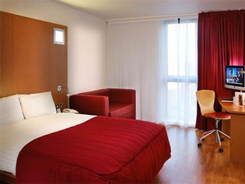 B&B Hotel Инвернесс Экстерьер фото