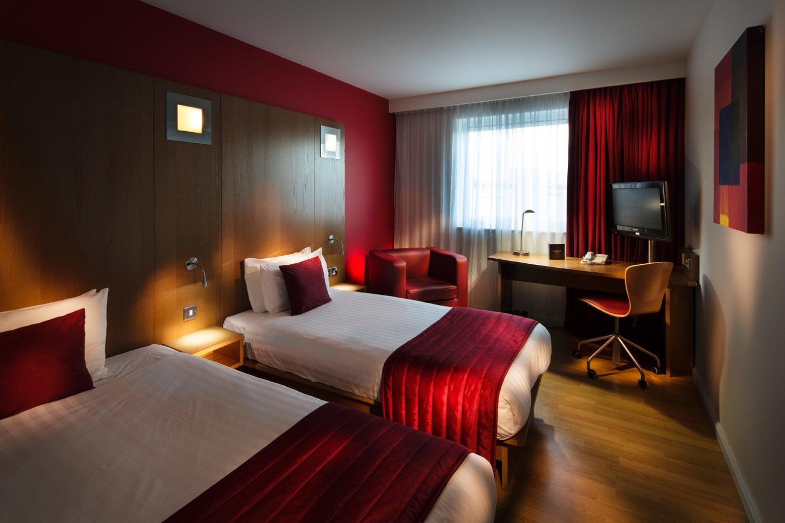 B&B Hotel Инвернесс Экстерьер фото