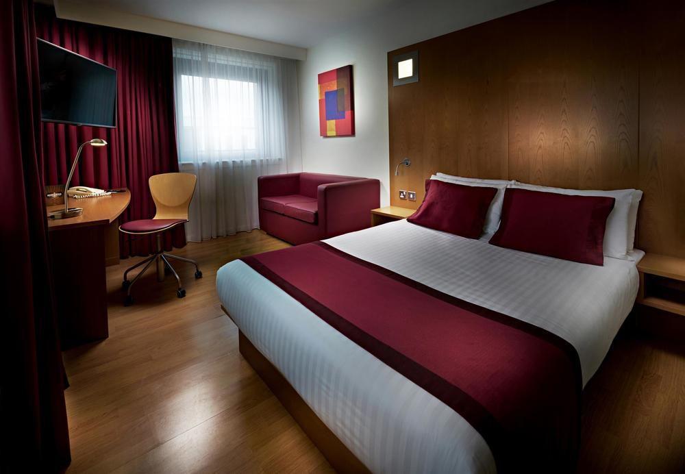 B&B Hotel Инвернесс Экстерьер фото